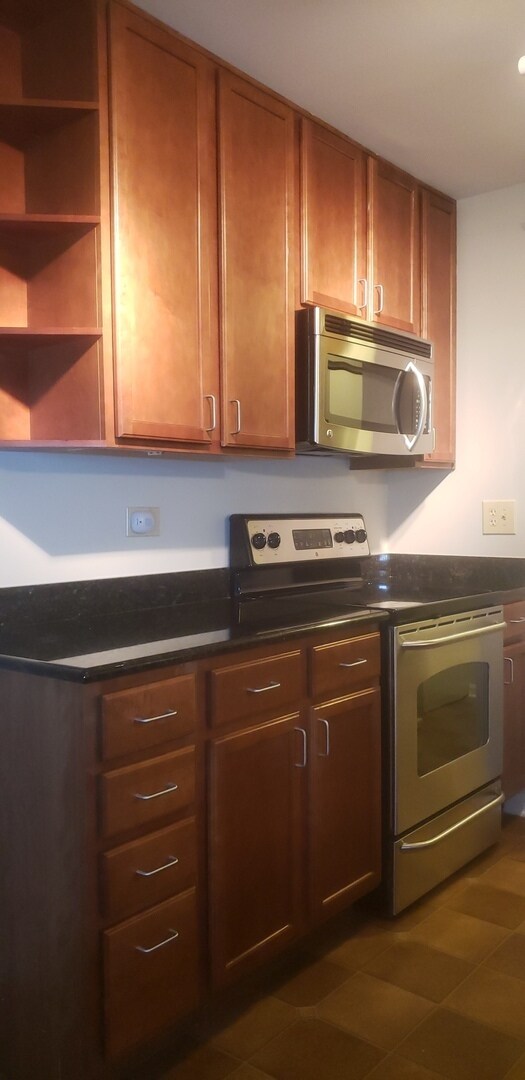 Building Photo - 210 Glengarry Dr