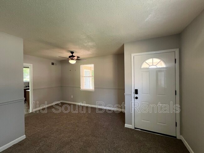 Foto del edificio - 368 E Shelby Dr