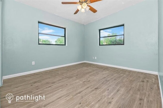 Building Photo - 115 N Lakewood Cir