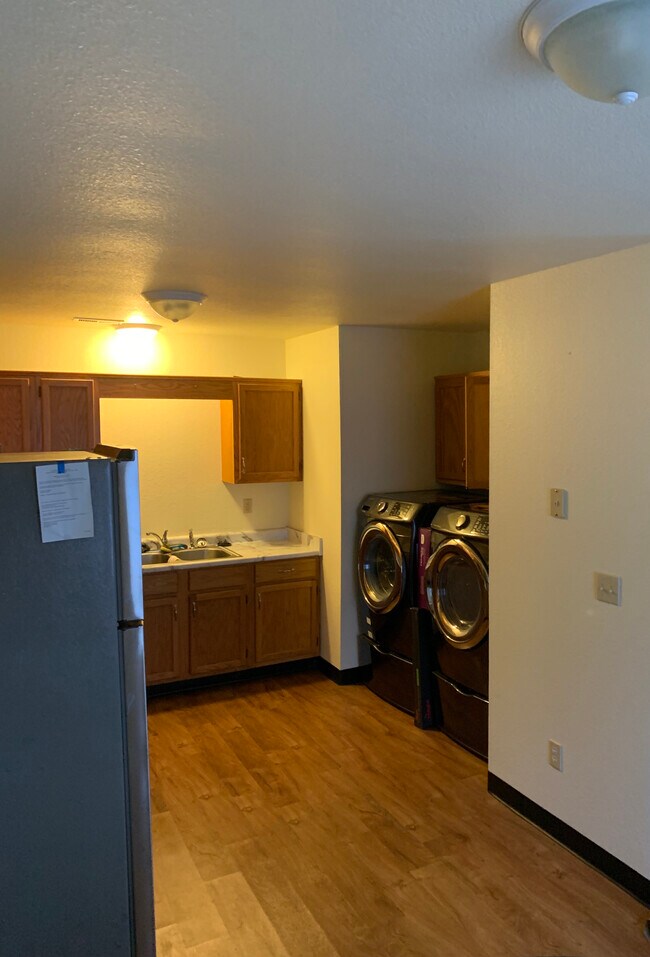 604 NE Douglas St, Lees Summit, MO 64063 Townhome Rentals in Lees