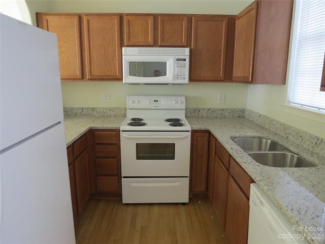 Building Photo - 8105 Kings Creek Dr