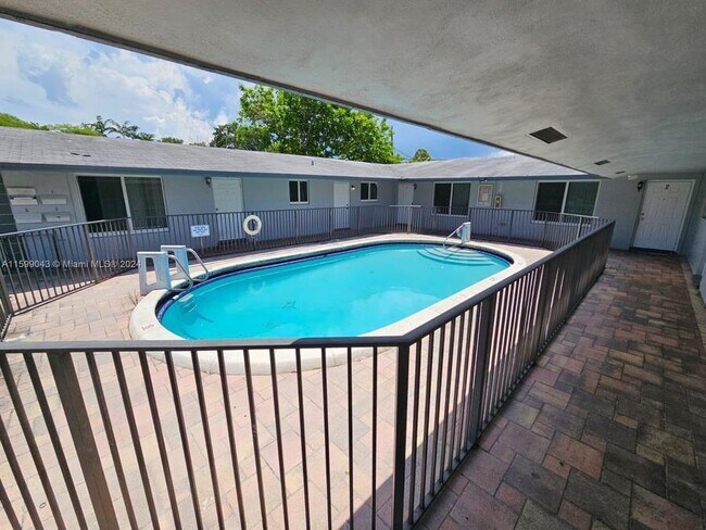 Foto del edificio - 215 SW 19th Ave