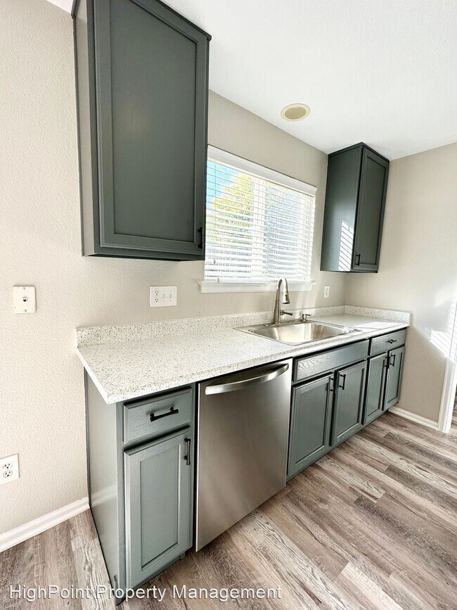 Foto del edificio - 4 br, 2 bath House - 4956 Meadow Lane