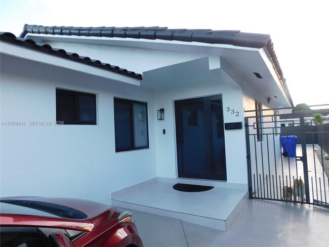 Foto del edificio - 330 NW 43rd Pl