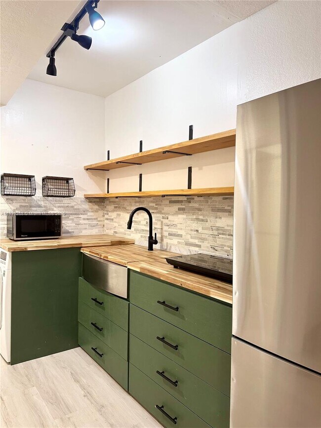 Foto del edificio - 19120 SW 128th Ct