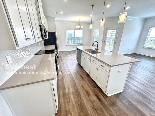 Foto del edificio - 3604 Pelham Wood Dr
