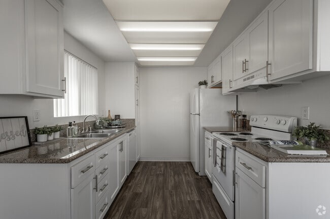 Interior Photo - Arbor Park