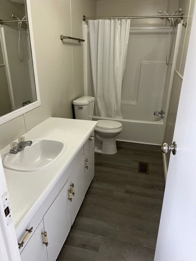 Building Photo - Newly Remodeled Mobile Home For Sale or Re...