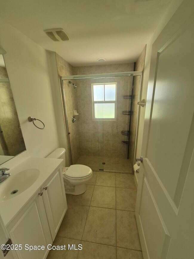 Building Photo - 870 Vignoles Ave NE
