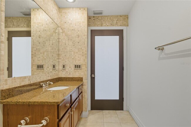 Foto del edificio - 449 S 12th St