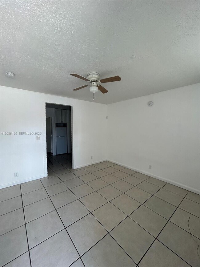 Foto del edificio - 1045 N Andrews Ave