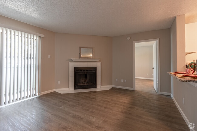 A1R: Sala de estar - Fieldcrest Apartments