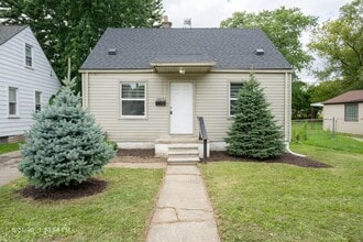 Building Photo - 28253 Schram St