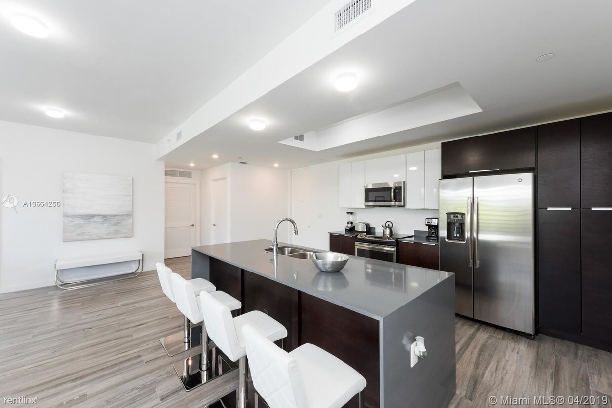 Foto principal - 2955 Bird Ave