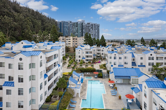 Vista a la piscina - Bayside Commons