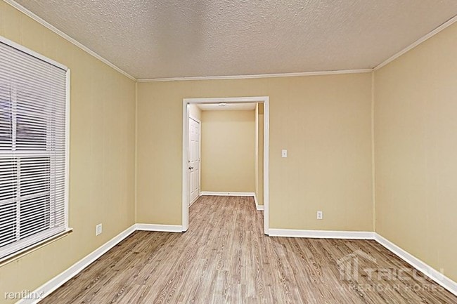 Building Photo - 520 Claramont Dr SW