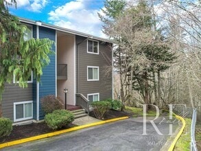 Building Photo - 20198 Vikings Crest NE