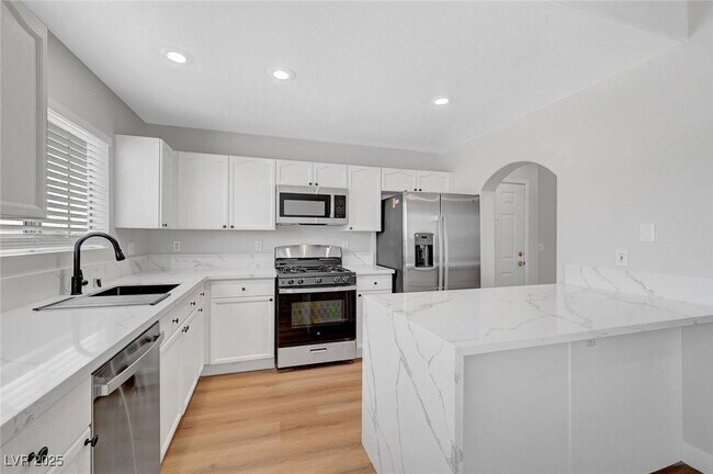 Foto del edificio - 301 Pine Haven St