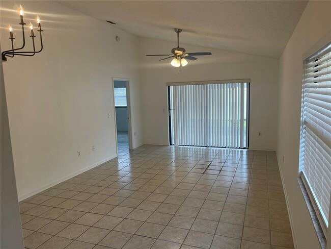 Building Photo - 4352 Sandhurst Dr