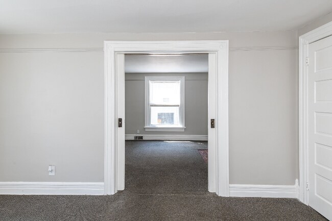 Building Photo - 115 E Foraker St