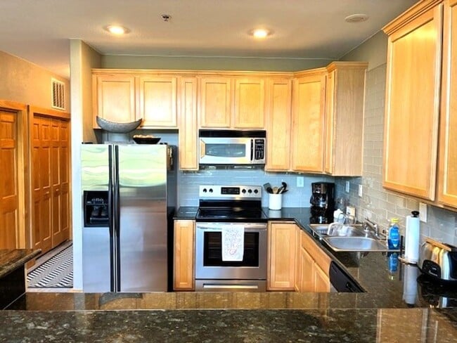 Building Photo - Monthly Rental- La Riva Del Lago #211
