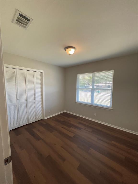 Building Photo - 5823 Burr Oak Dr