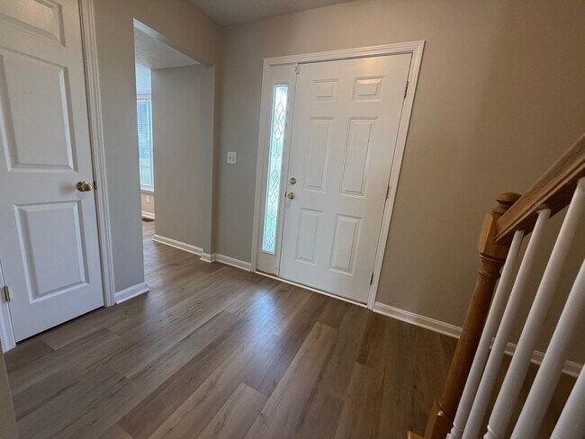 Foto del edificio - LARGE BEAUTIFUL 3 Bedroom 2.5 Bath Townhou...
