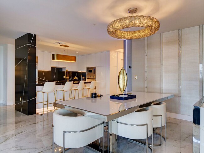 Foto del edificio - Exceptional 3BD/3BA Unit at The Sanctuary