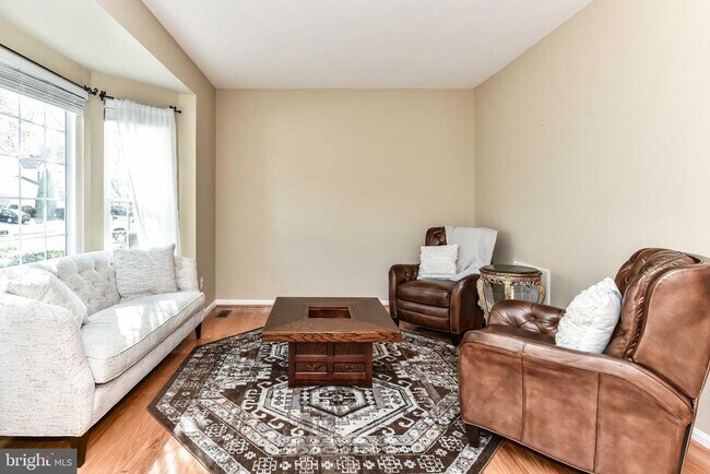 Foto del edificio - 46814 Snow Hill Way
