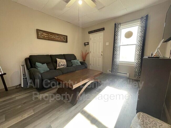 Foto del edificio - 217 Hobart St