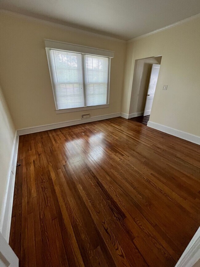 Building Photo - Three-Four Bedroom House on Wake Forest Hw...