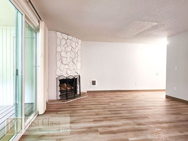 Building Photo - 3648 SW Beaverton Hillsdale Hwy