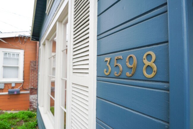 Foto del edificio - Charming 2 Bedroom Oakland Unit!
