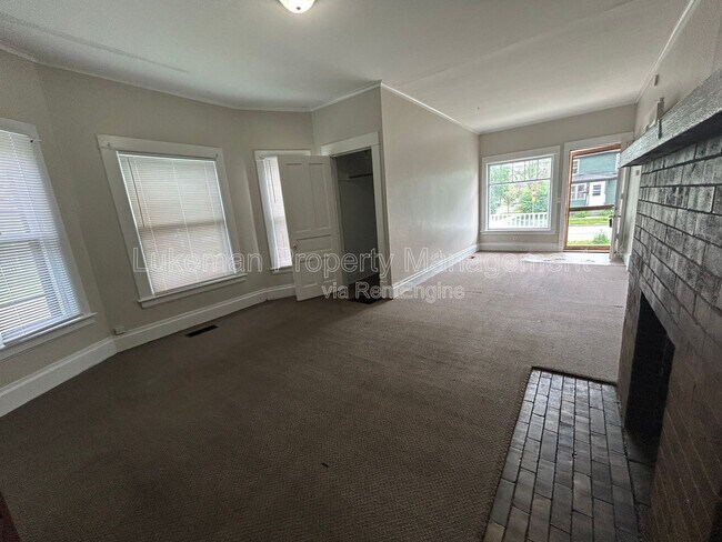 Foto del edificio - 802-806 West Cedar Street