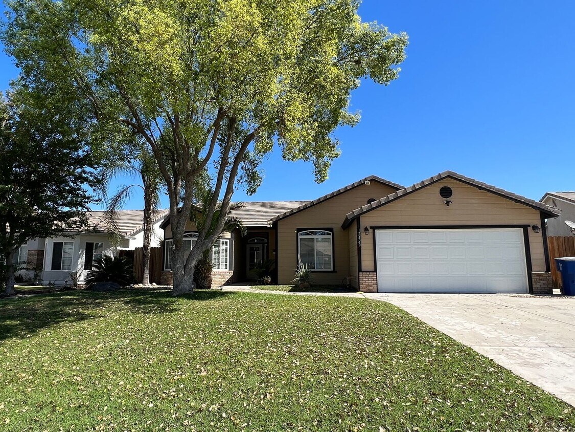 Primary Photo - Northwest Home with a pool