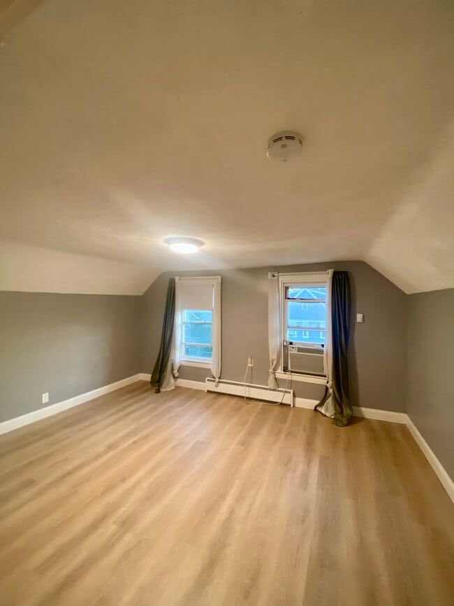 Building Photo - 51 Beacon St
