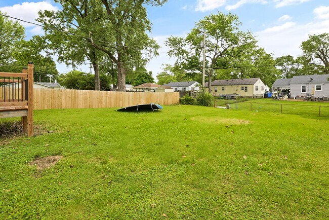 Building Photo - 1710 Tyson Dr