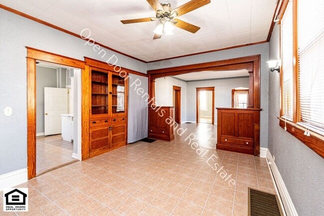 Building Photo - 928 Putnam St