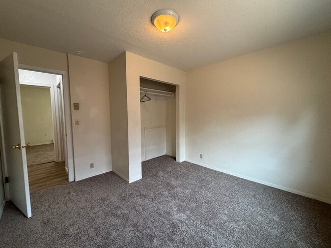 Building Photo - 98 Jackrabbit Ln