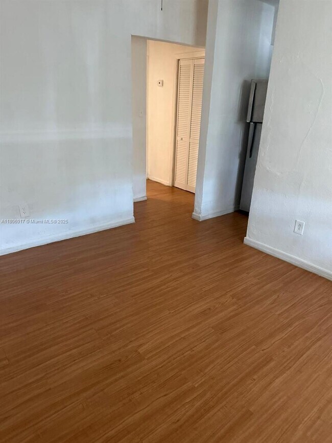 Foto del edificio - 2247 Simms St