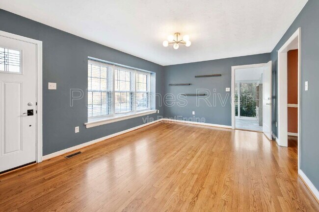 Foto del edificio - 109 Keeton Rd