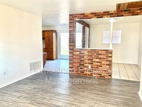 Building Photo - 433 NW 84th St