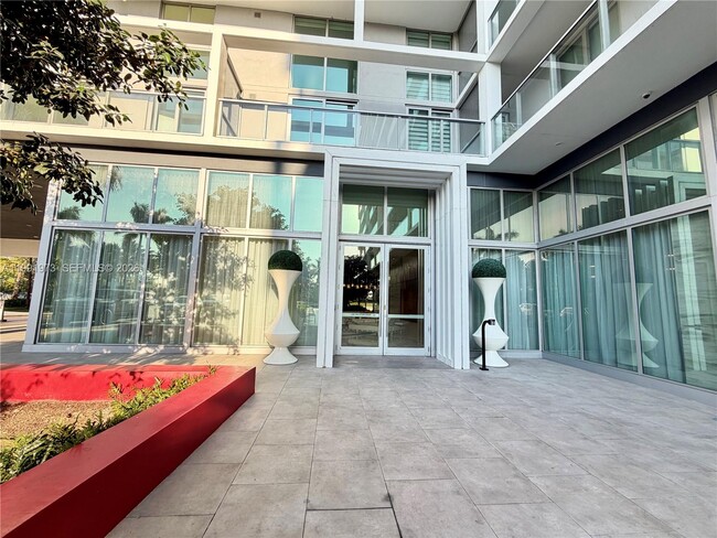 Foto del edificio - 2000 Metropica Wy