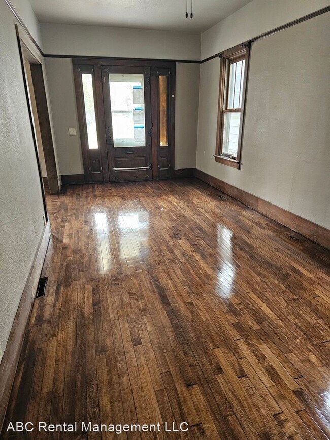 Building Photo - 3 br, 1 bath House - 486 3rd St S