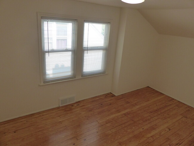 Hardwood floors! - 755 Saint Louis St