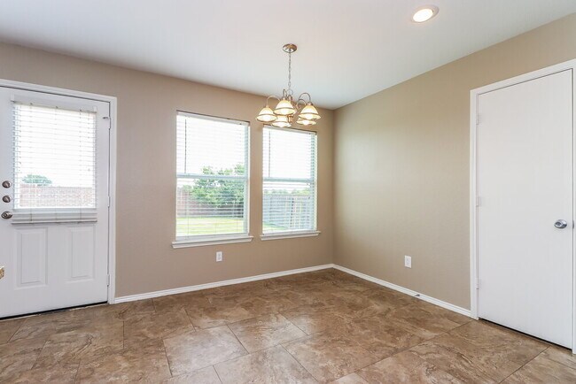 Foto del edificio - 9316 Liberty Crossing Dr