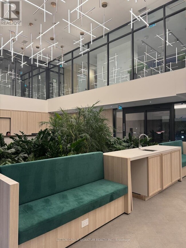 Building Photo - 3071 Trafalgar Rd