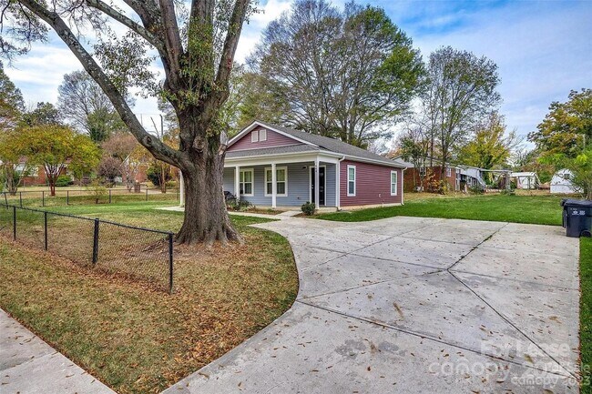 Foto del edificio - 664 Reeves Ct