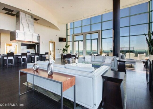 Building Photo - 1431 Riverplace Blvd