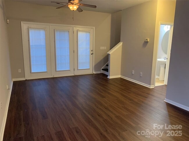 Building Photo - 2726 Avalon Loop Rd